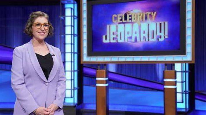 Journalist who was the first woman to guest-host “Jeopardy!” Crossword Clue